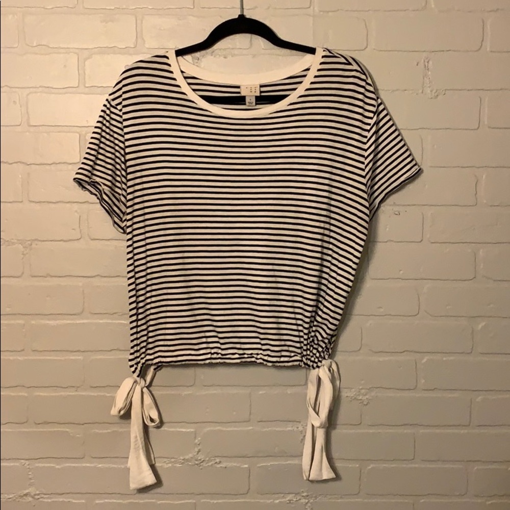 Short sleeve black and white striped shirt